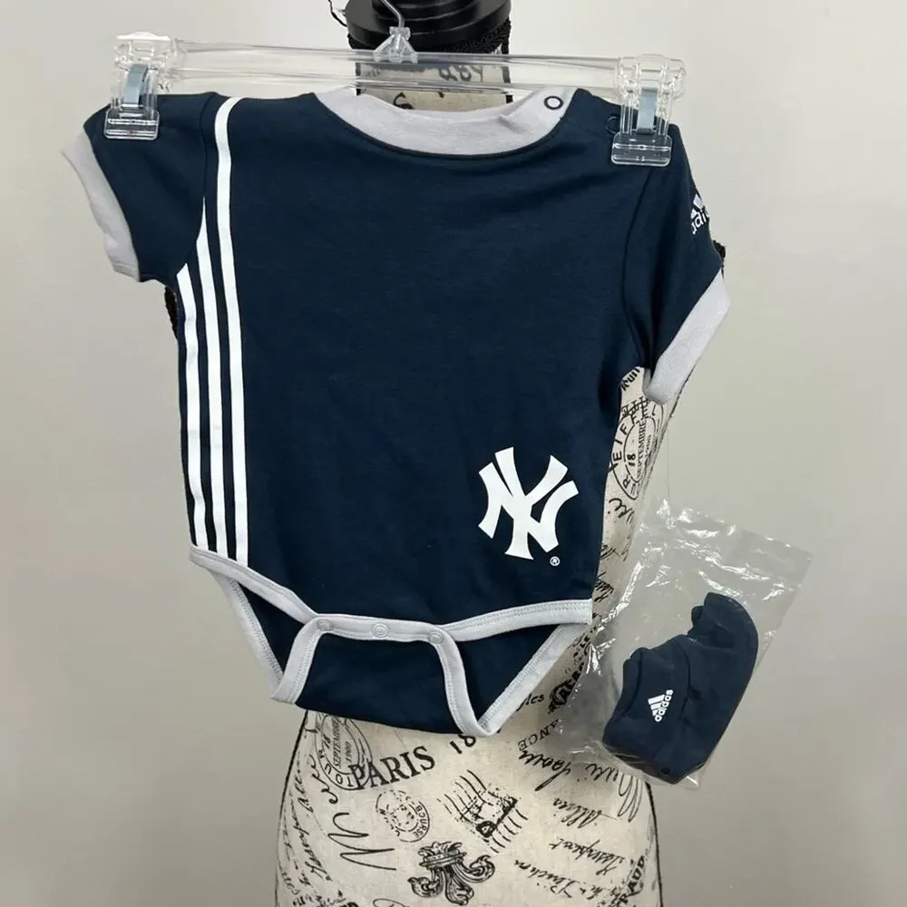NWT Adidas New York Yankees 3/6 months onesie with matching socks